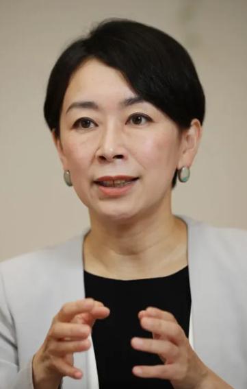 倉持麟太郎の現在は山尾志桜里のヒモか?元妻の最期が悲惨